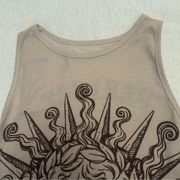 Cream & Brown Sleeveless Graphic Crop Tank - Picture 5 of 5